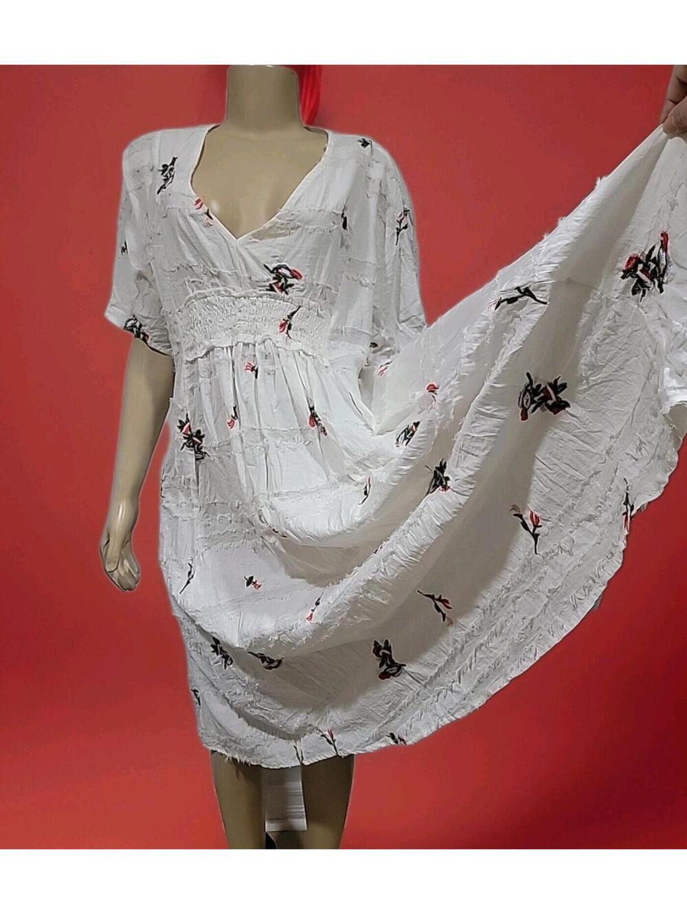 White Boho Embroidered Midi Dress M  Smocked Waist V-Neck Tiered Pockets #CC